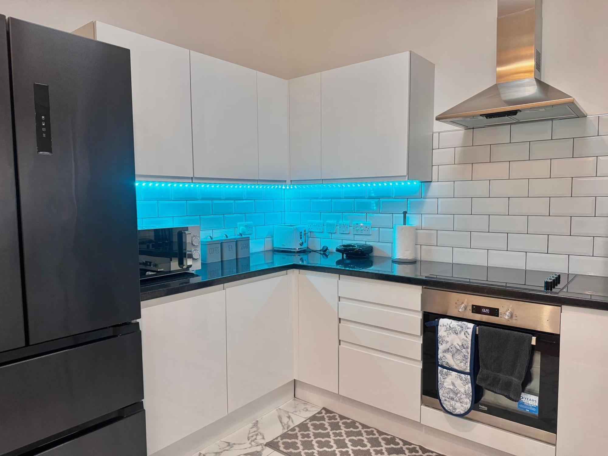 Modern 1-Bed Apt 30Min To Central London & Parking Экстерьер фото
