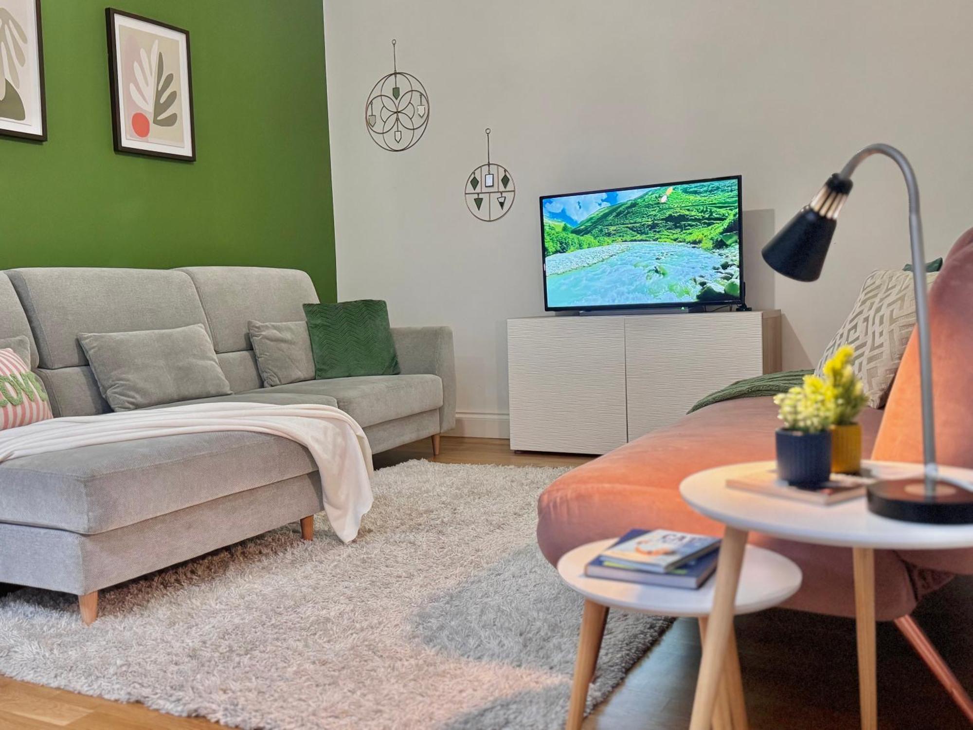 Modern 1-Bed Apt 30Min To Central London & Parking Экстерьер фото