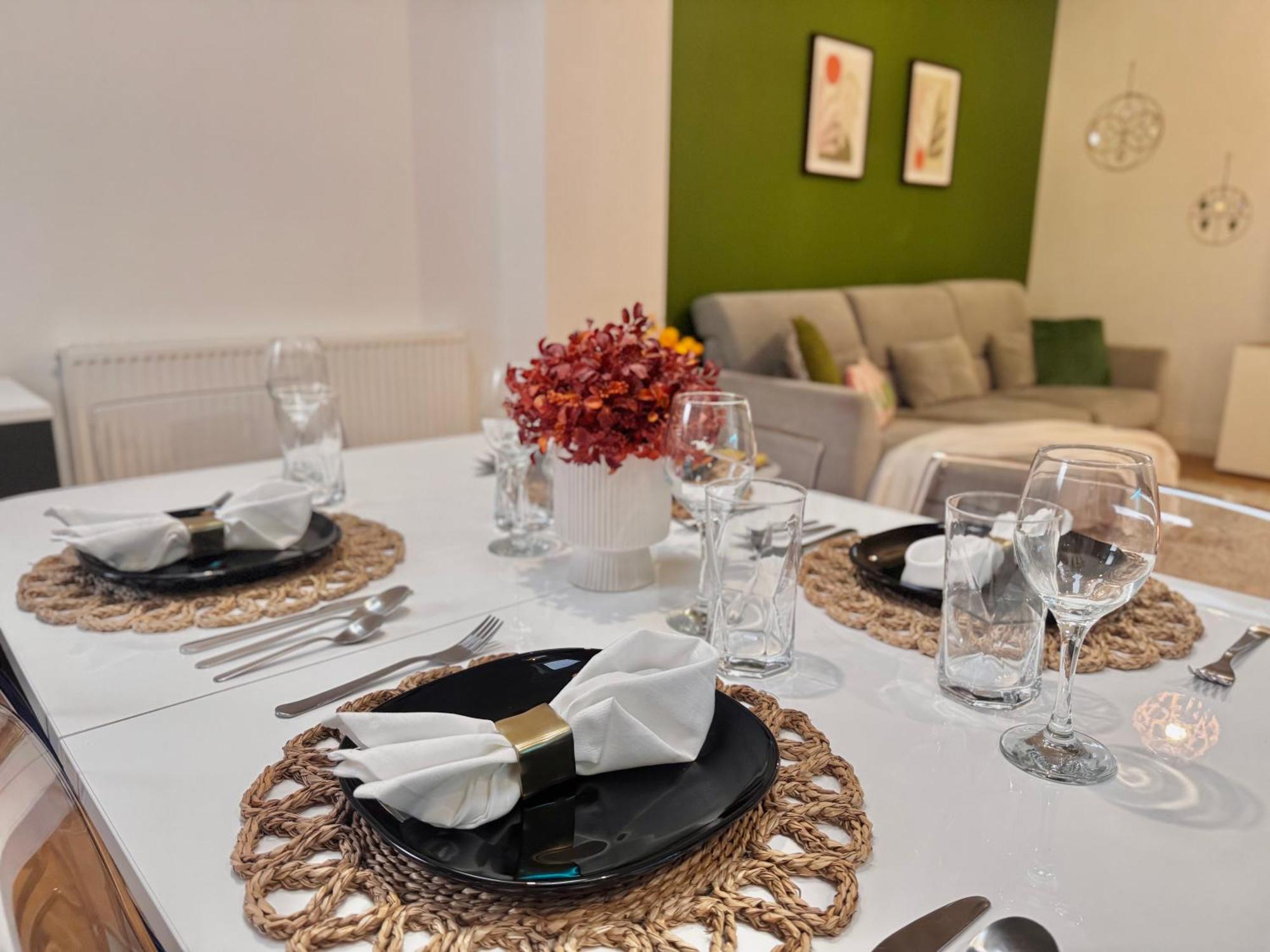 Modern 1-Bed Apt 30Min To Central London & Parking Экстерьер фото