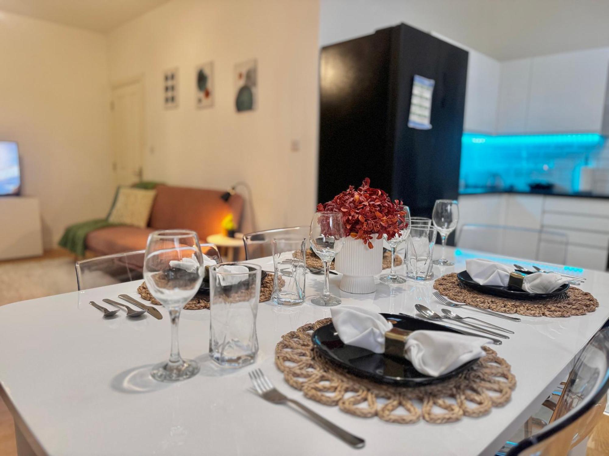 Modern 1-Bed Apt 30Min To Central London & Parking Экстерьер фото