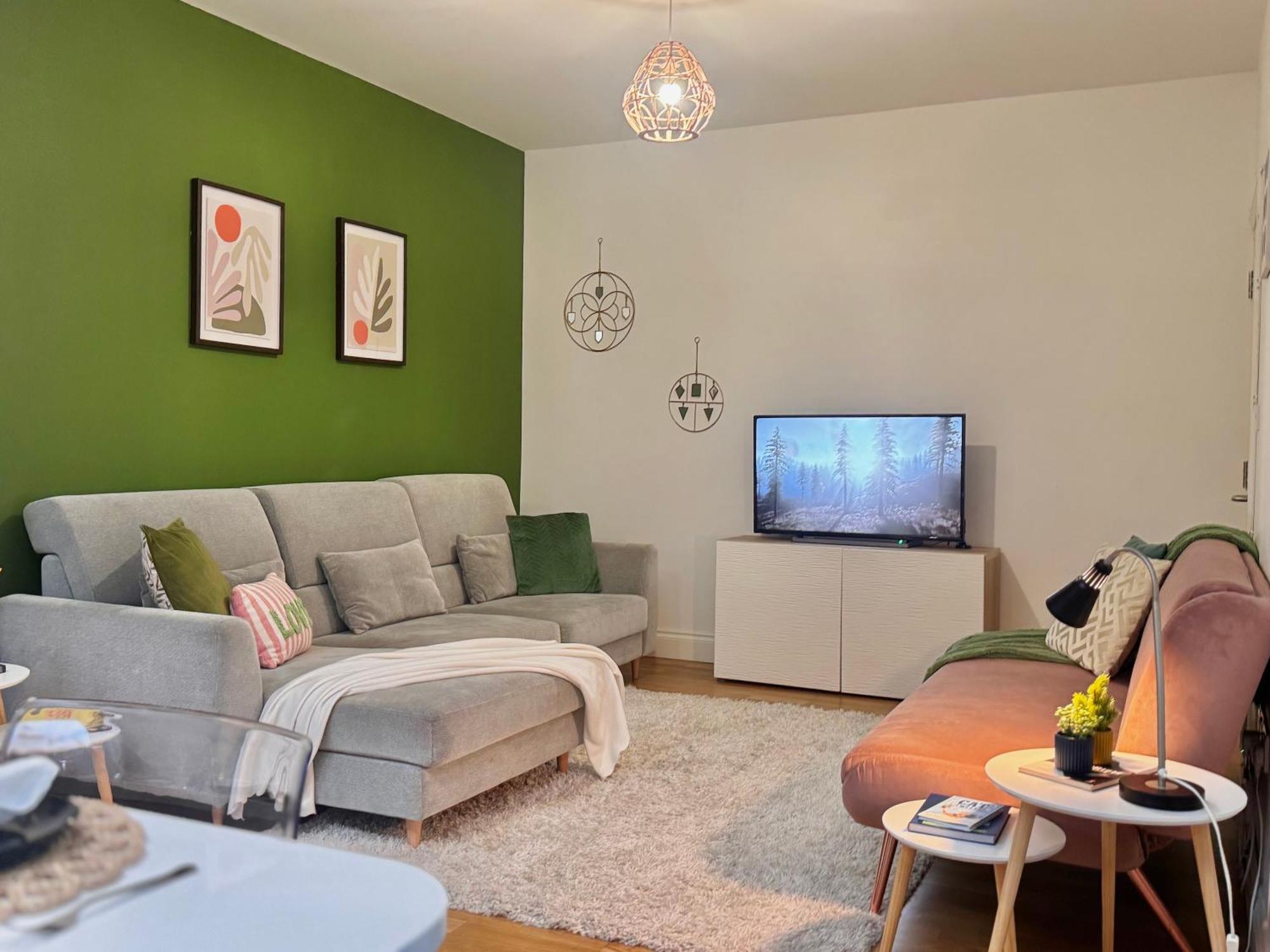 Modern 1-Bed Apt 30Min To Central London & Parking Экстерьер фото