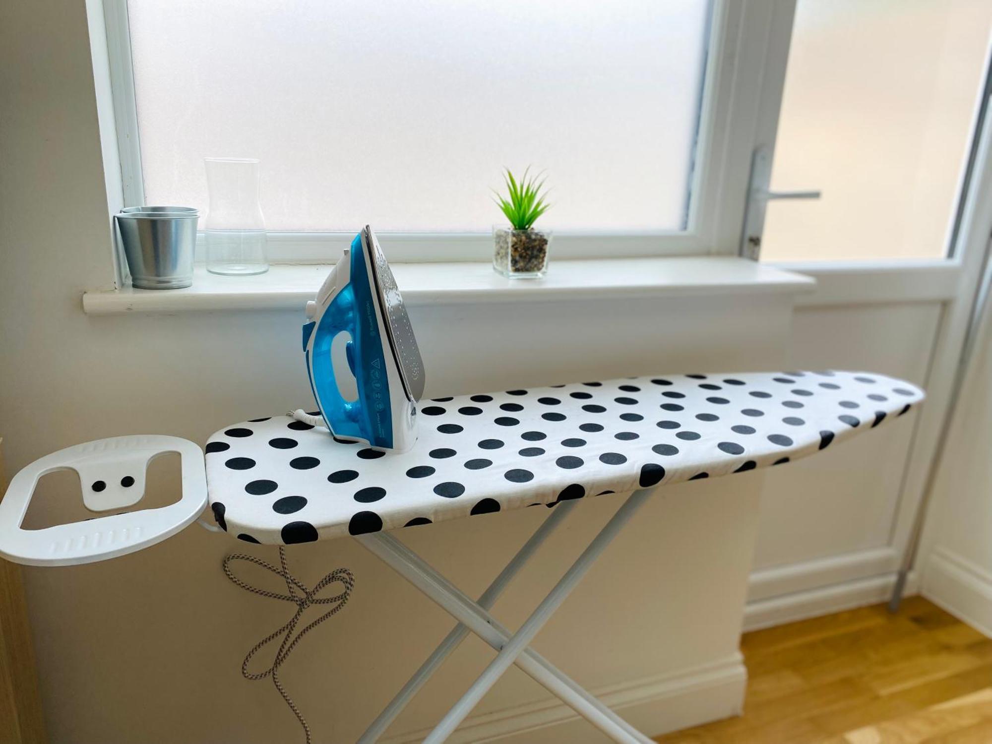 Modern 1-Bed Apt 30Min To Central London & Parking Экстерьер фото